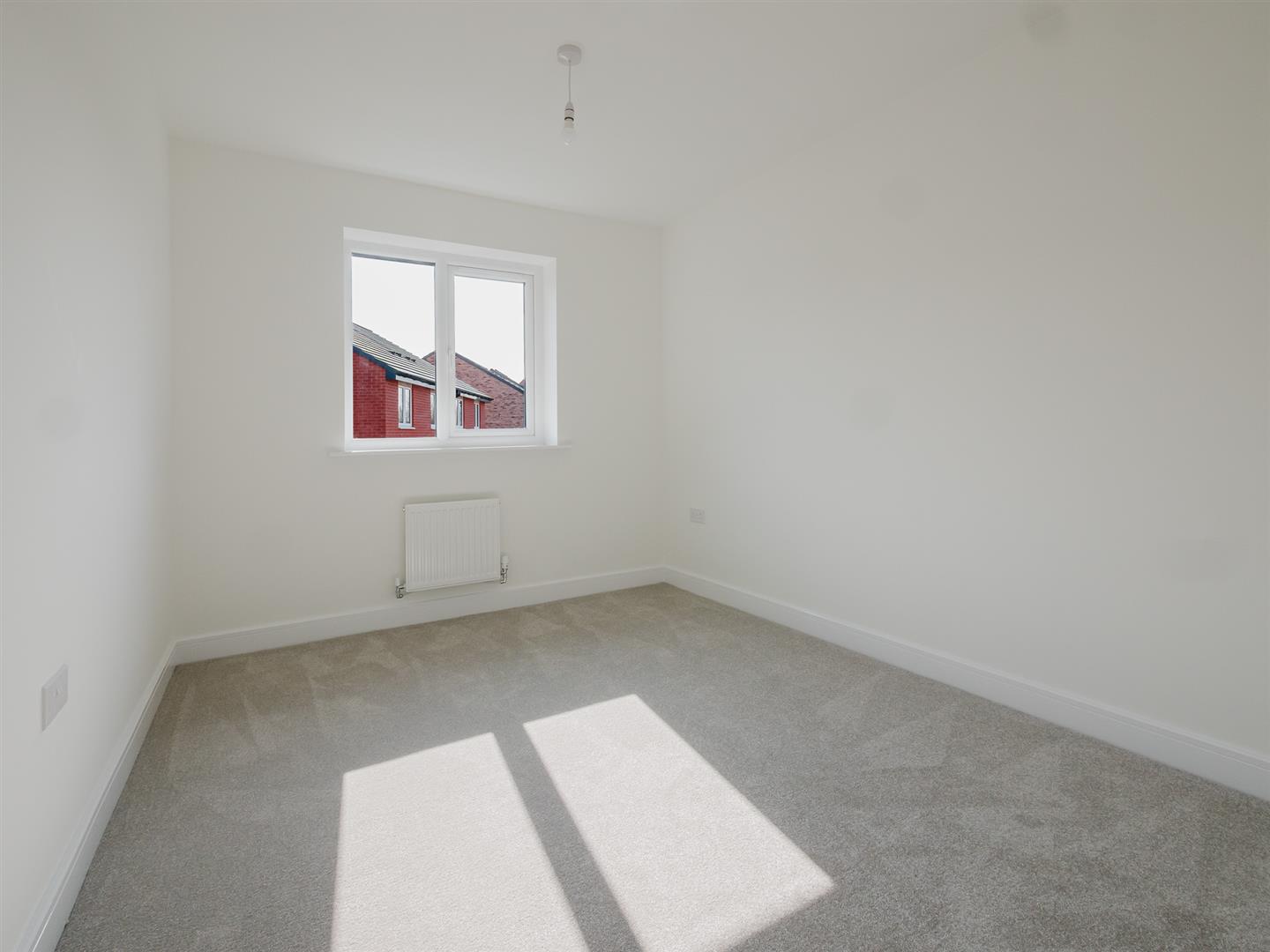 3 Bedroom House To Rent image 12